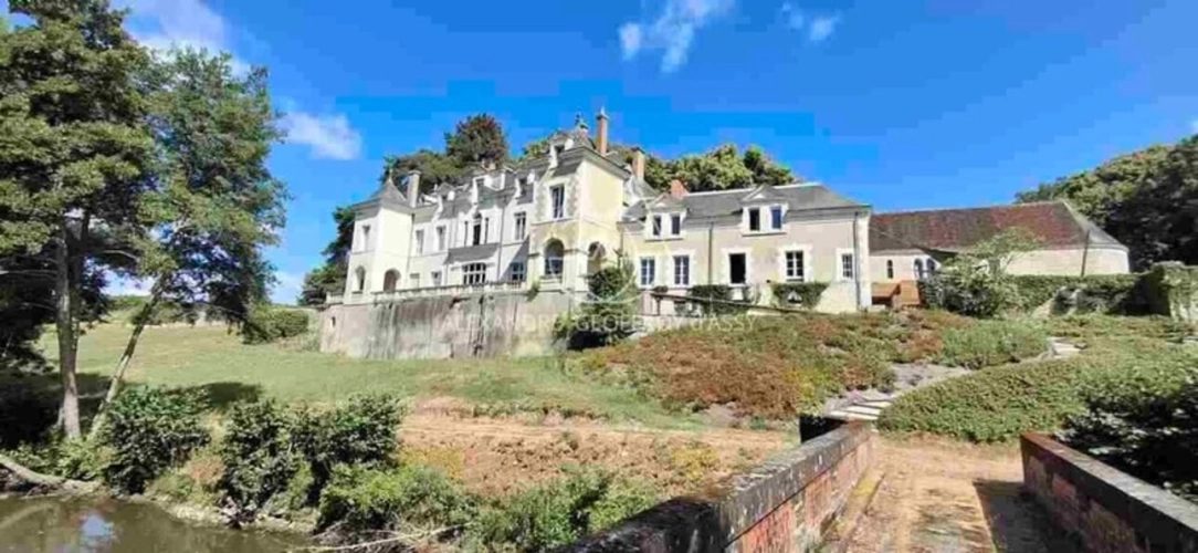 Photos 1 - Prestige - Châteaux du XIX eme entièrement rénovée surplombant une charmante rivière, proche de Chambord et Blois
