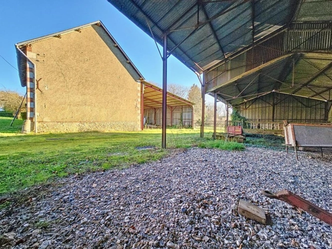 Photos 26 - Touristique - Ancien corps de ferme avec dépendances et prairie