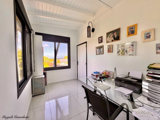 Photos 9 - Prestige - EN EXCLUSIVITE - A VENDRE - PROPRIETE D'EXCEPTION AVEC VUE MER ET POTENTIEL LOCATIF REMARQUABLE - SAINTE ANNE