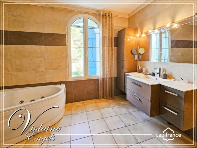 Photos 9 - Prestige - Charme historique, volumes rares, cadre naturel exceptionnel