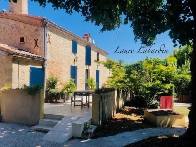 Photos 1 - Touristique - Domaine à vendre, une maison, des chambres d'hôtes et 2 appartements sur plus d'un hectare à SAINTE BAZEILLE (47)