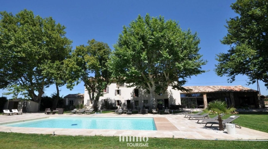 Photos 1 - Touristique - Mas provençal avec hébergements touristiques