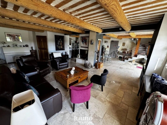 Photos 11 - Touristique - Mas provençal avec hébergements touristiques
