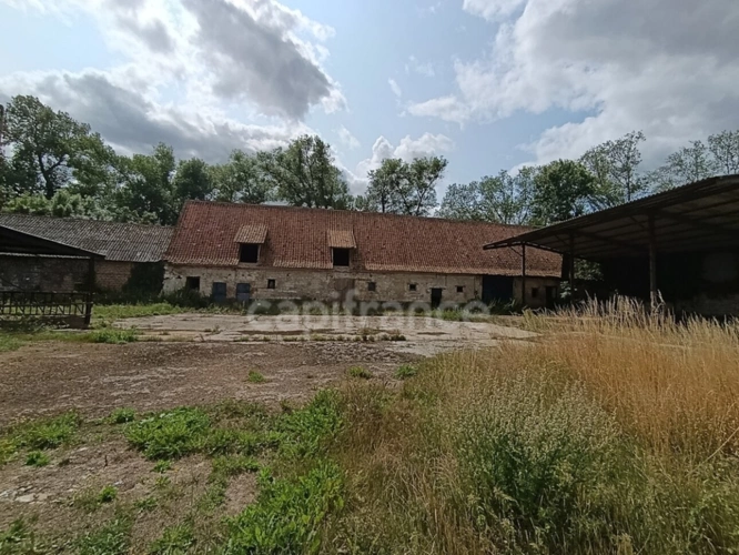 Photos 19 - Touristique - "Ancienne Ferme au Passé Historique – À Rénover avec Potentiel Authentique"