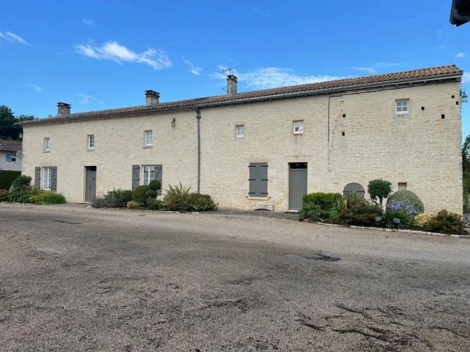 Photos 1 - Équestre - Domaine rare et polyvalent en pleine nature sur 15 ha à 10 mn de Chef-Boutonne (79)