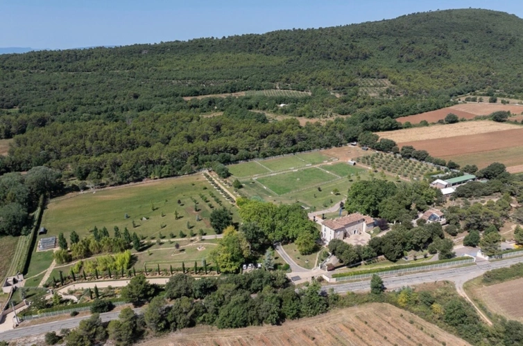 Photos 1 - Prestige - Domaine Provençal d’Exception avec Écuries et Domotique Intégrale – Haut Var