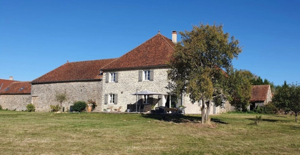 Photos 2 - Touristique - Propriete à vendre 11 pièces VIC DE CHASSENAY (21)