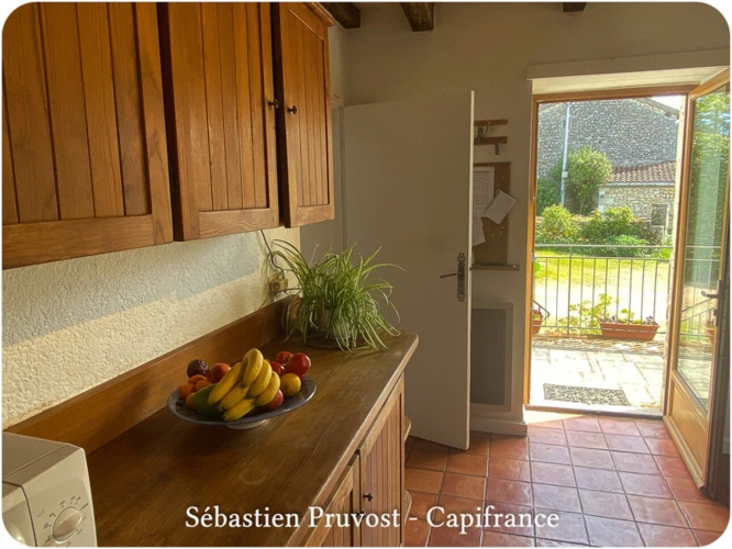 Photos 28 - Prestige - Propriete à vendre 5 pièces proche de BRANTOME (24), 180m2 hab., 4 chambres, gîte 30m2, piscine 12x6, grange, 25000m2 terrain
