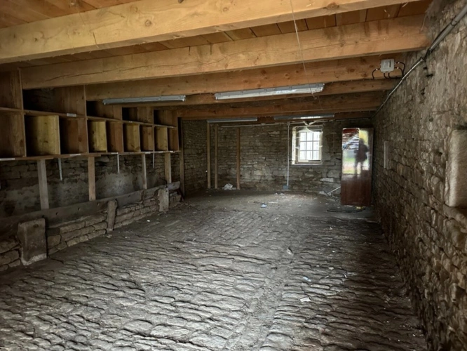 Photos 9 - Touristique - Grange avec grand jardin constructible proche de POUILLY EN AUXOIS (21)