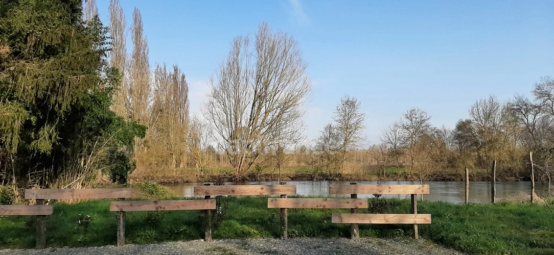 Photos 1 - Foncière - Dpt Sarthe (72), à vendre LA CHARTRE SUR LE LOIR terrain 817 m² bord de Loir (20m) avec compteur EDF