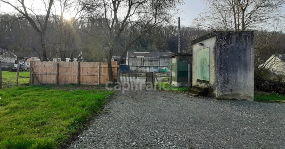 Photos 7 - Foncière - Dpt Sarthe (72), à vendre LA CHARTRE SUR LE LOIR terrain 817 m² bord de Loir (20m) avec compteur EDF