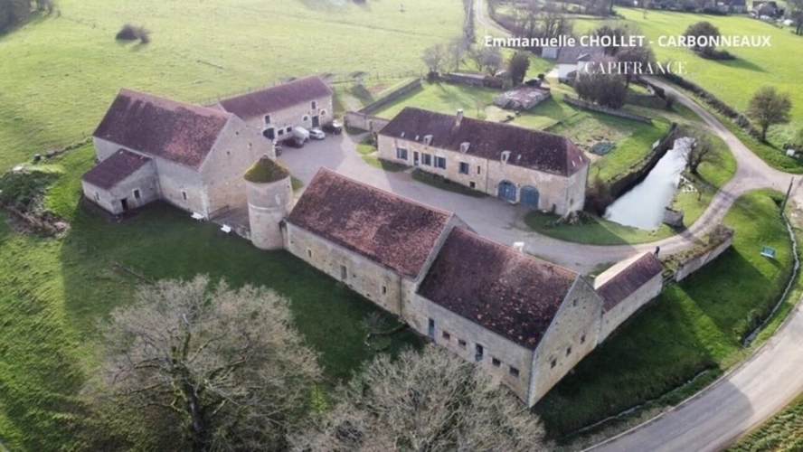 Photos 1 - Touristique - Demeure historique PRECY-SOUS-THIL composée de 15 pièces (390 m²) et 950 m² de dépendances