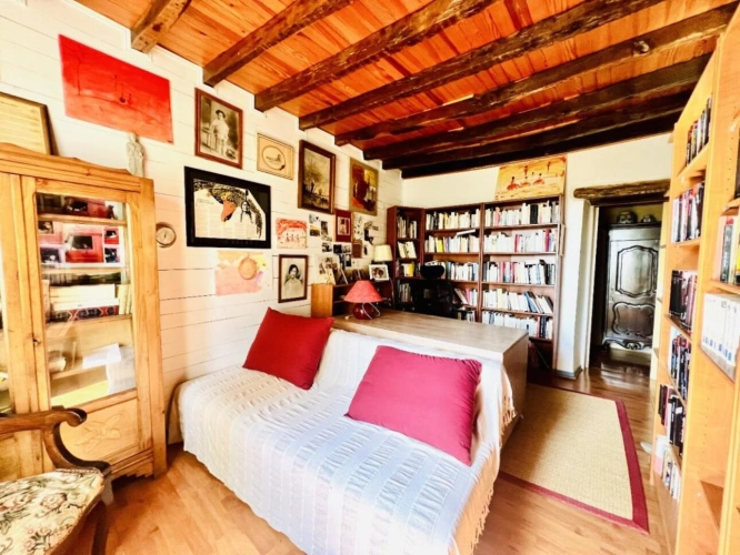 Photos 16 - Tourist - House