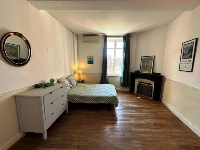Photos 10 - Tourist - House