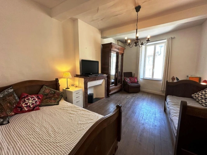 Photos 19 - Tourist - House