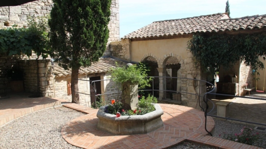 Photos 14 - Prestige - Demeure en pierre du XVIIe siècle avec vue imprenable sur les coteaux de l’Ardèche – Issirac