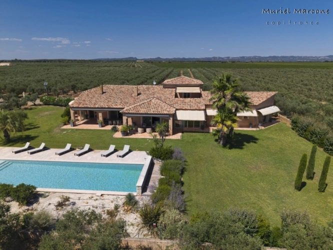 Photos 1 - Agricole - Propriété d’exception de 290 m2 au cœur de la Vallée des Baux-de-Provence sur 25 hectares à vendre 7 pièces MOULES (13)