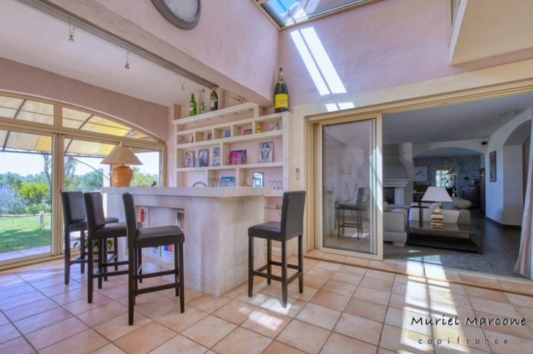 Photos 15 - Agricole - Propriété d’exception de 290 m2 au cœur de la Vallée des Baux-de-Provence sur 25 hectares à vendre 7 pièces MOULES (13)