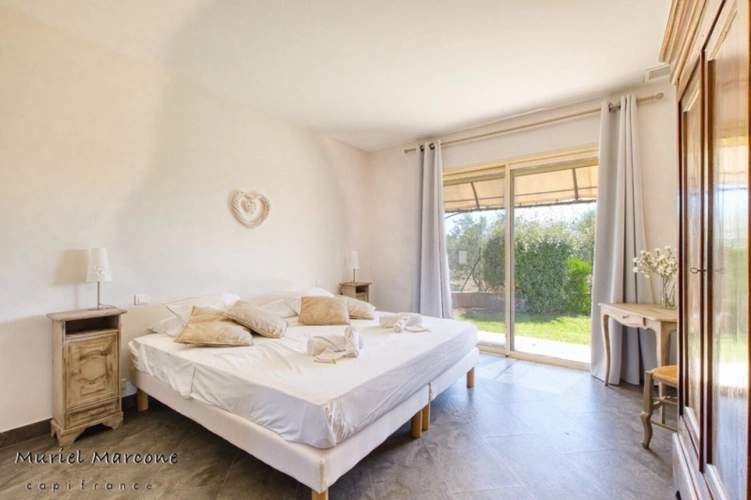 Photos 17 - Agricole - Propriété d’exception de 290 m2 au cœur de la Vallée des Baux-de-Provence sur 25 hectares à vendre 7 pièces MOULES (13)