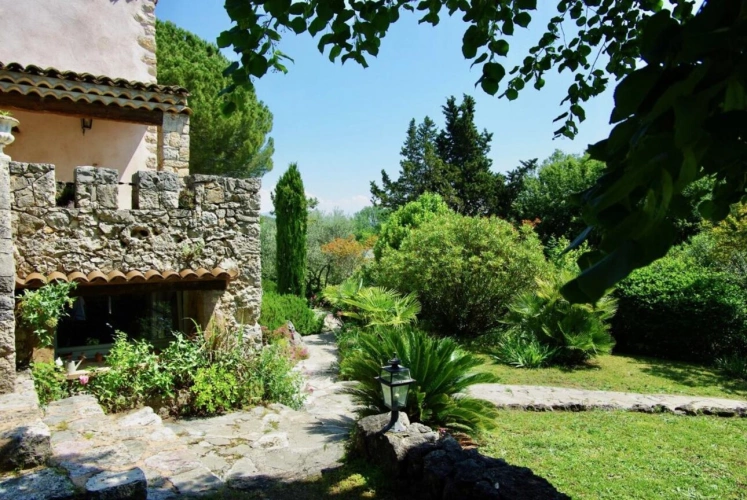Photos 13 - Prestigious - House