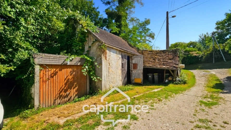 Photos 10 - Touristique - Grange en pierre à rénover-68 m2-Garage indépendant-Abris à bois-Terrain non attenant d'environ 950 m2