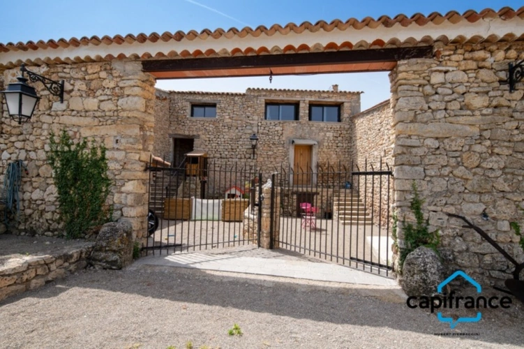 Photos 11 - Prestige - 83 Haut Var Régusse Gorge du verdon Magnifique Domaine constitué par un ensemble de prés de 850m² de plancher sur 18000m2