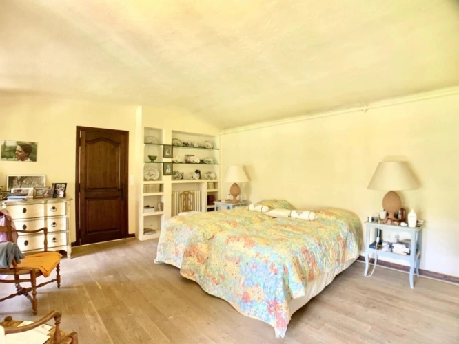 Photos 15 - Tourist - House