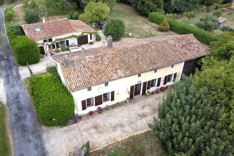 Photos 1 - Tourist - House