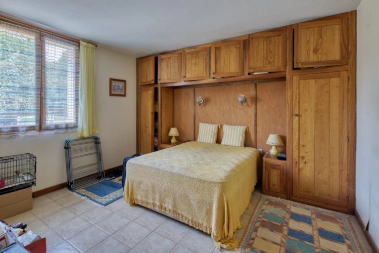 Photos 12 - Tourist - House