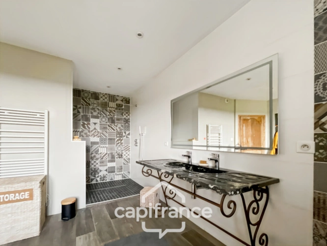 Photos 16 - Prestige - Maison de charme rénovée – 229 m² + dépendances – Terrain clos 6 297 m²