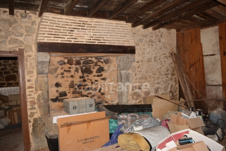 Photos 2 - Touristique - Propriete à vendre 3 pièces + grange  sur terrain contructible de 8267 m2  en partie boisé  à CRUX LA VILLE (58330)