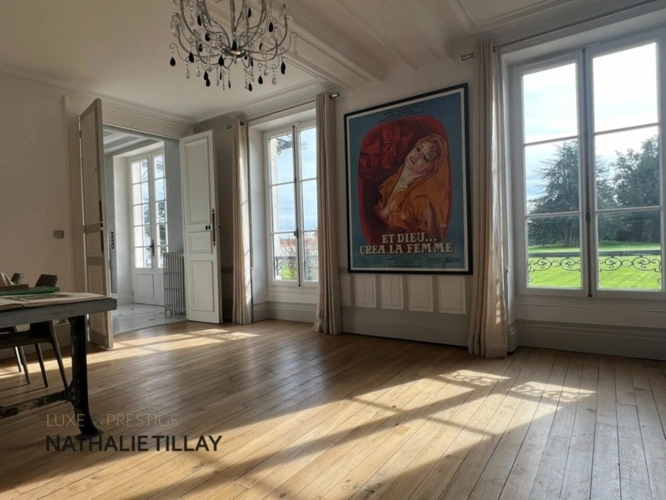 Photos 11 - Prestige - Orléans, demeure de prestige, propriete à vendre, chateau 440 m², piscine, tennis, maison d'amis 85 m², dépendances potentiel aménageable , parc paysagé et arboré 4 ha