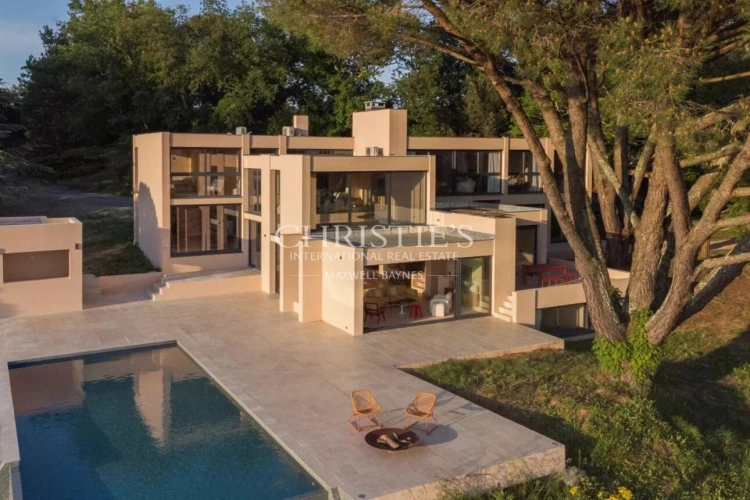 Photos 3 - Prestigious - Hobby vineyard estate to be revived with superb villa