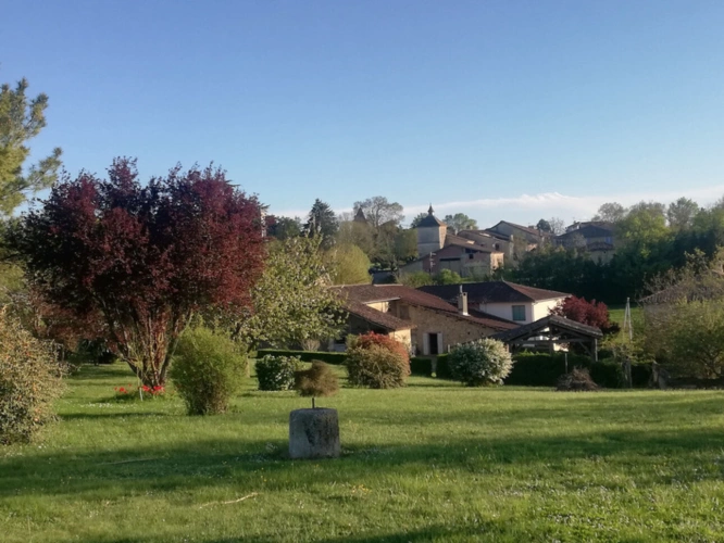 Photos 30 - Prestige - A vendre et rénover : Ancien corps de ferme 9 pièces, 6 chambres, au coeur d'un village proche de MAUVEZIN (32)