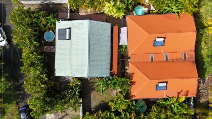 Photos 1 - Prestigious - Les Trois-Îlets – À vendre – 3 villas avec piscines – 200 m plage – 187 m² Hab. – Terrain 781 m² (972)