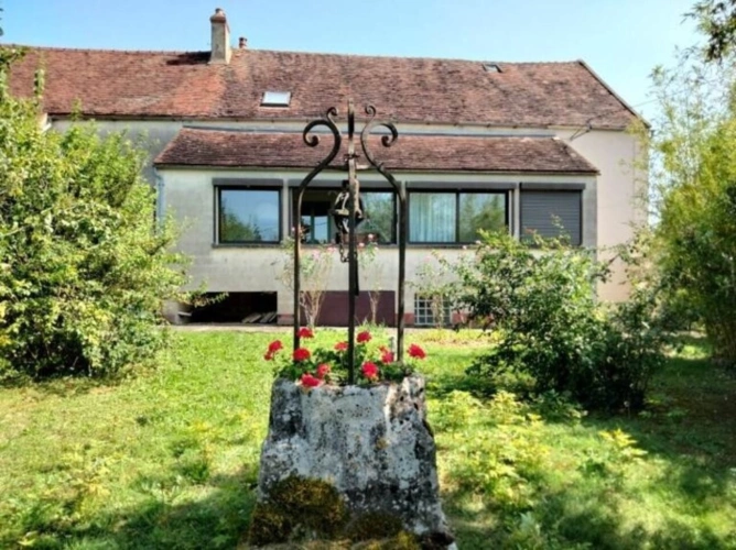 Photos 4 - Tourist - Propriete, ensemble de 2 maisons  et dépendances proche de SEMUR EN AUXOIS (21)