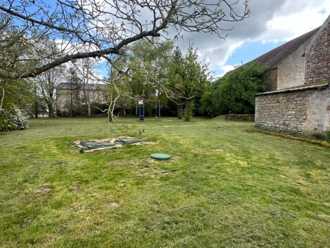 Photos 8 - Tourist - Propriete, ensemble de 2 maisons  et dépendances proche de SEMUR EN AUXOIS (21)