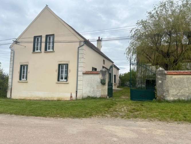 Photos 16 - Tourist - Propriete, ensemble de 2 maisons  et dépendances proche de SEMUR EN AUXOIS (21)