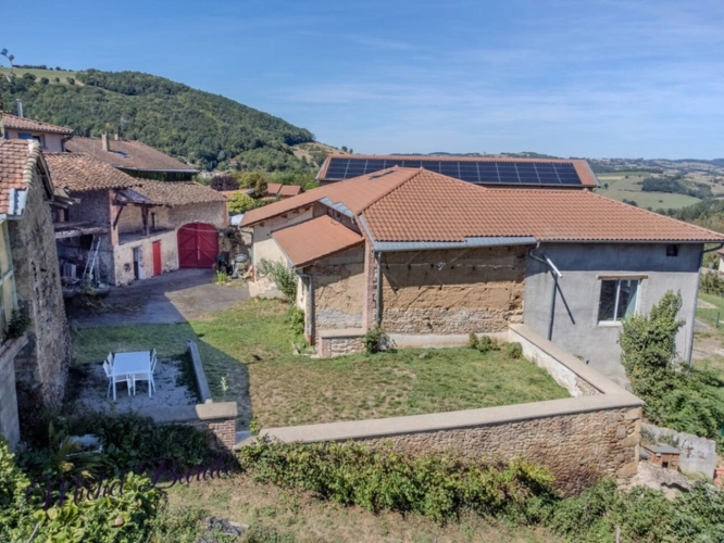 Photos 5 - Prestige - Ancienne ferme : 205m2 habitables, 5 chambres sur terrain de 16.000m2 à MONTROMANT (69)