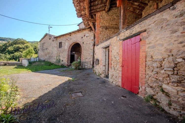 Photos 26 - Prestige - Ancienne ferme : 205m2 habitables, 5 chambres sur terrain de 16.000m2 à MONTROMANT (69)