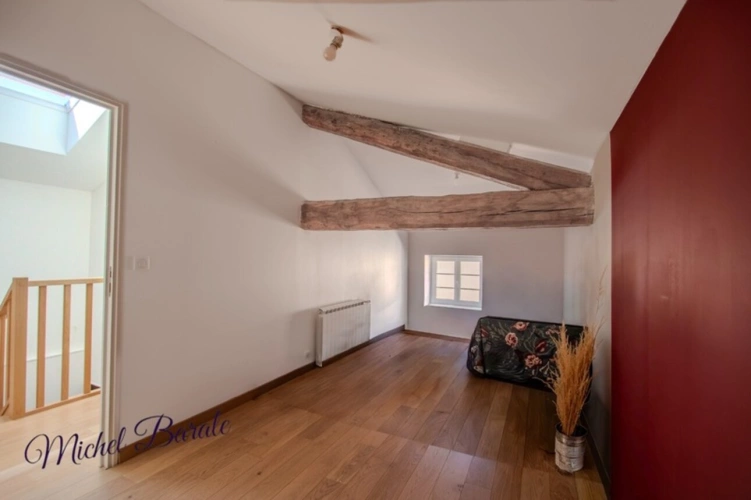 Photos 29 - Prestige - Ancienne ferme : 205m2 habitables, 5 chambres sur terrain de 16.000m2 à MONTROMANT (69)