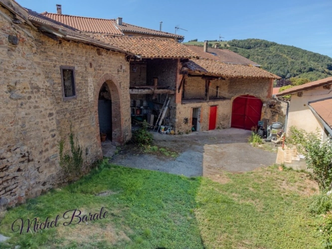 Photos 32 - Prestige - Ancienne ferme : 205m2 habitables, 5 chambres sur terrain de 16.000m2 à MONTROMANT (69)