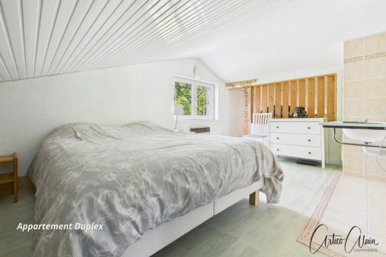 Photos 15 - Prestige - maison de caractère de 183 m² avec dépendances et fort potentiel sur plus de 9 000 m² de terrain