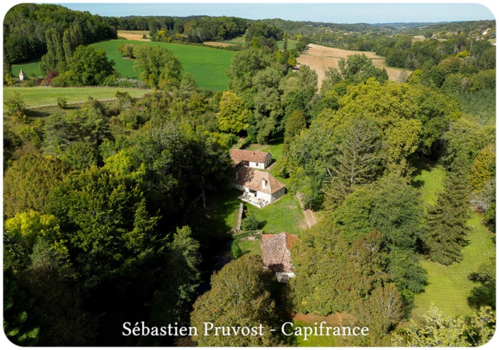 Photos 2 - Touristique - Propriete à vendre 6 pièces proche de BERGERAC (24), Logis, Gîte et dépendances, droit d'eau, étang, Terrain 12000m2