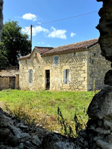 Photos 1 - Prestige - Ancien corps de ferme à restaurer à 7 km de SAINT CLAR (32)