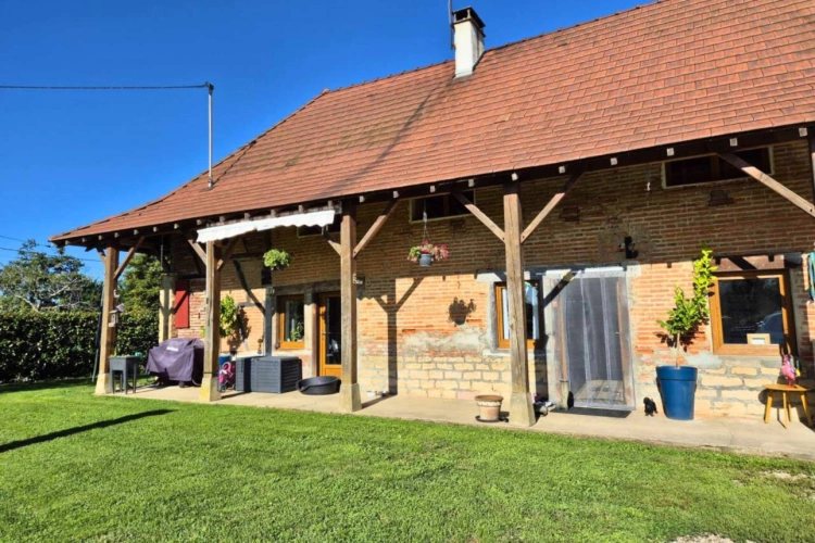 Photos 2 - Équestre - Aux portes de Louhans : Propriété équestre de 2,2 ha