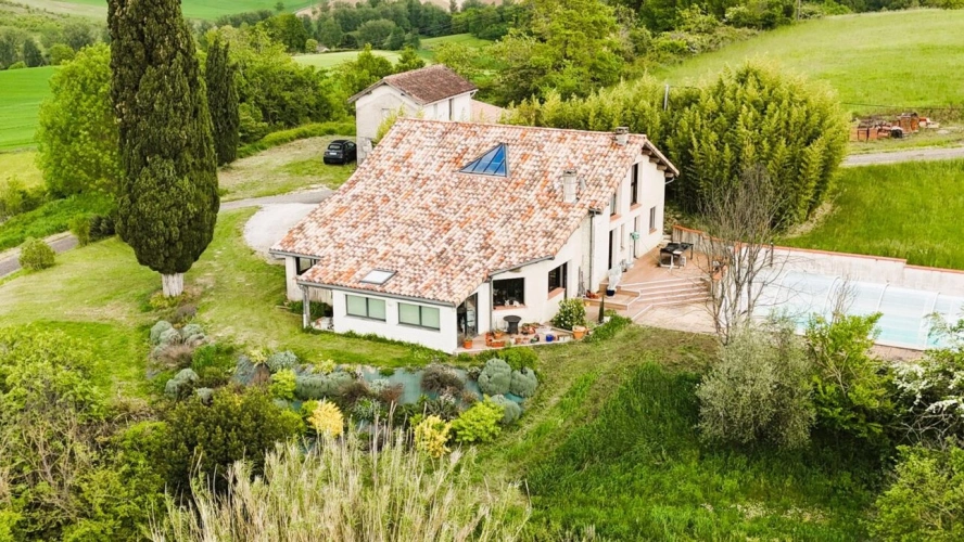 Photos 1 - Touristique - Maison et dépendances