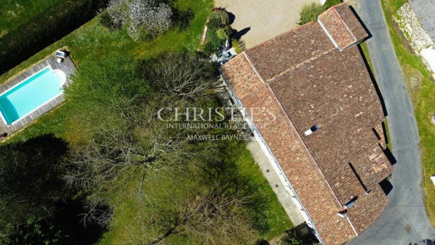 Photos 14 - Prestige - Charmante maison en pierre avec 10 ha de terre à vendre