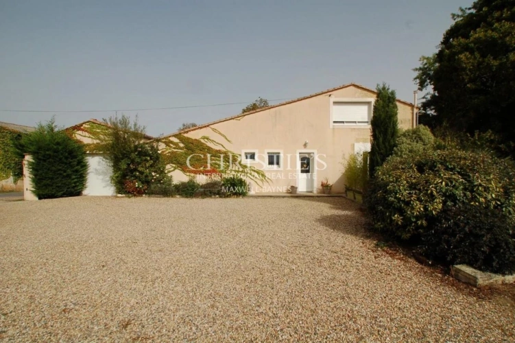 Photos 15 - Prestige - Charmante maison en pierre avec 10 ha de terre à vendre