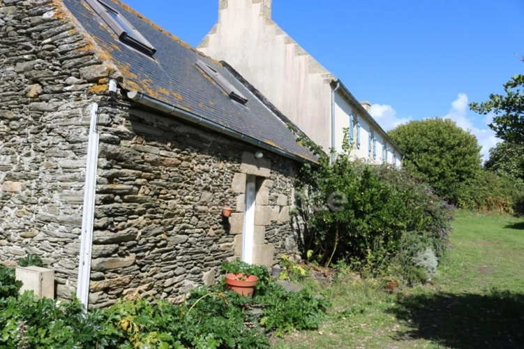 Photos 8 - Touristique - Propriete à vendre 10 pièces PLOZEVET (29) 3 Gites 220 m2
